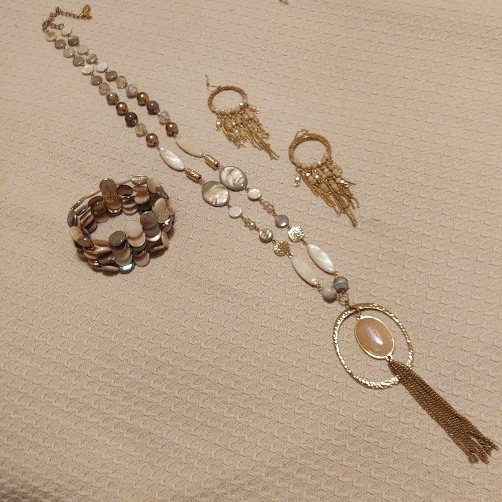 Jules B Beaded Necklace and bracelet bundle with earrings